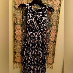 Black and white patterned mini dress